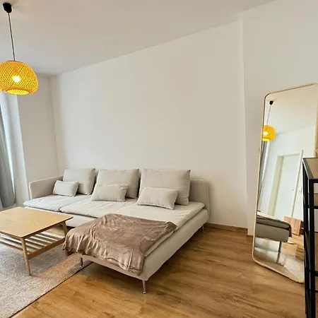 Apartment Air 18